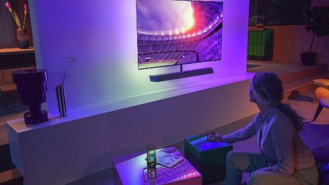 Yeni tasarım Philips OLED+937, OLED907 ve PML9507 model televizyonlar, rengarenk ev sineması deneyimi yaşatıyor