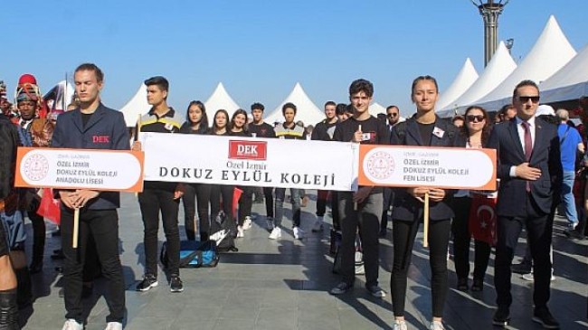 Dokuz Eylül Koleji, İzmir’in kurtuluşunu coşkuyla kutladı