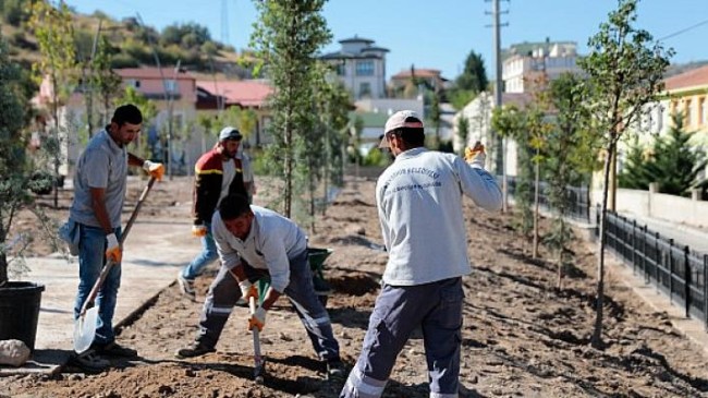 Fatih Sultan Mehmet Mahallesi’ndeki yeni parkın yapımı sürüyor