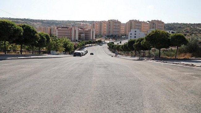 Mehmet Akif Ersoy Mahallesi’nde Sıcak Asfalt Serimi Tamamlanan Yol Yeniden Trafiğe Açıldı