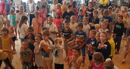 Savaş mağduru Ukraynalı çocuklar hem eğleniyor hem Türkçe öğreniyor