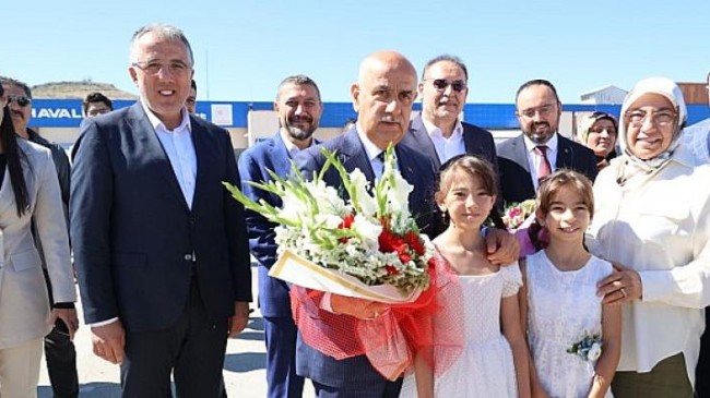 Tarım ve Orman Bakanı Vahit Kirişci, bir dizi programlara katılmak üzere Nevşehir’e geldi