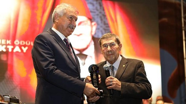 Uluslararası Adana Altın Koza Film Festivali Emek Ödülleri Verildi