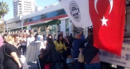 İzmir Depremzedeleri Dayanışma Derneği Bartın Maden Ocağında Şehit Olan Madenciler İçin Konak Meydanında Lokma Döktürdü