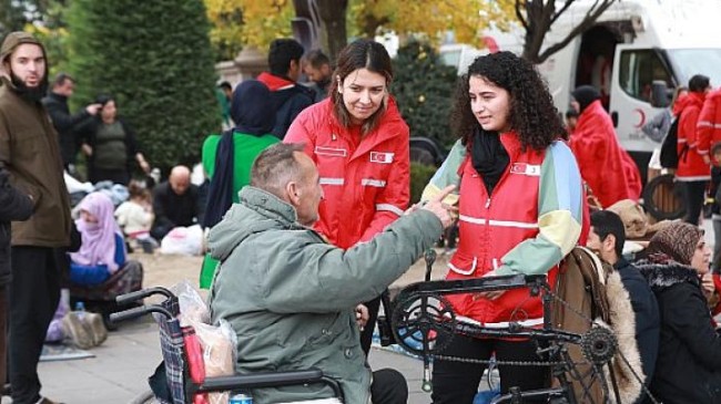 Kızılay Düzce’de deprem sonrası destek çalışmalarını sürdürüyor