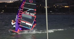 Türkiye’nin İlk Gece Sörf Yarışı Philips’in Işıklarıyla Aydınlandı