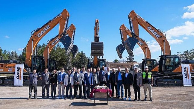 TürkTraktör’den Cacimler İnşaat’a 35‘inci İş Makinesi Teslimatı
