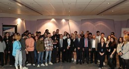 Antalya Büyükşehir Belediye Başkanı Muhittin Böcek  ve CHP Genel Başkan Yardımcısı Ali Öztunç  Gençleri Ziyaret Etti