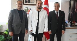 Opera sanatçısı Hakan Aysev'den Başkan Topaloğlu'na ziyaret
